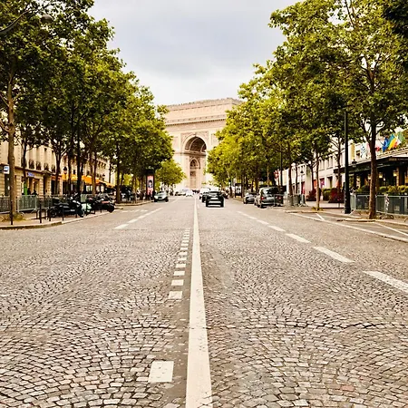 Cosy Place Entre L'arc De Triomphe Et Les Champs-elysees Homestay Paris