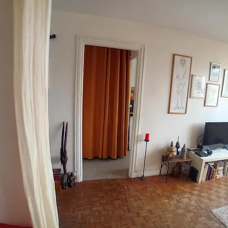 Jolie A 12 Em * Paryż