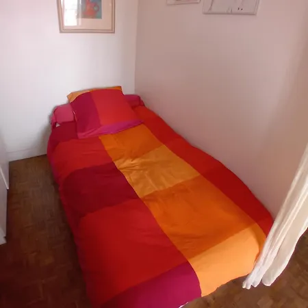 Jolie A 12 Em Apartament *