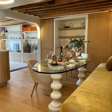 Luxueux Appartement, Avec Terrasse Vue Champs-elysees Apartman