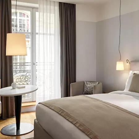Sofitel Arc De Triomphe 5*