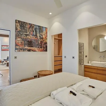 Amazing 2 Bedrooms Center By Prestige Apartment Paris