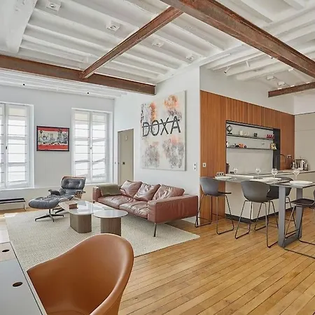 Amazing 2 Bedrooms Center By Prestige Apartment