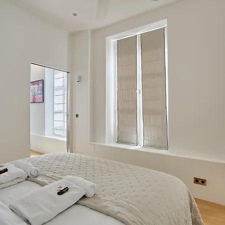 Apartment Amazing 2 Bedrooms Center By Prestige Paris