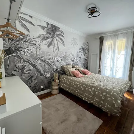 Eiffel Playcation Apartment