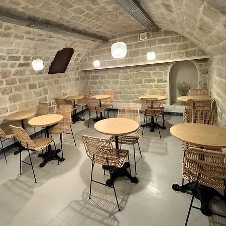 Отель Hipotel Pere-lachaise Republique 3*