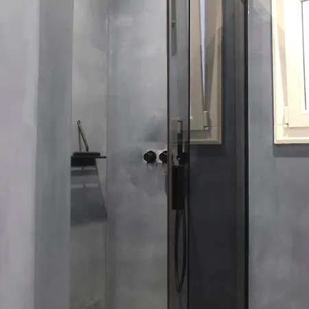 Apartment Charming 2-bedroom In The 16 *