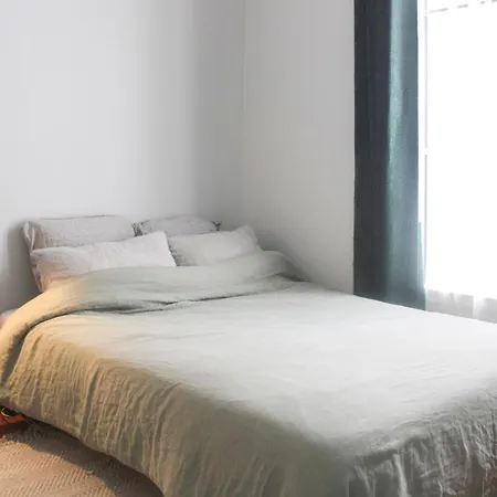 Apartment Charming 2-bedroom In The 16 *