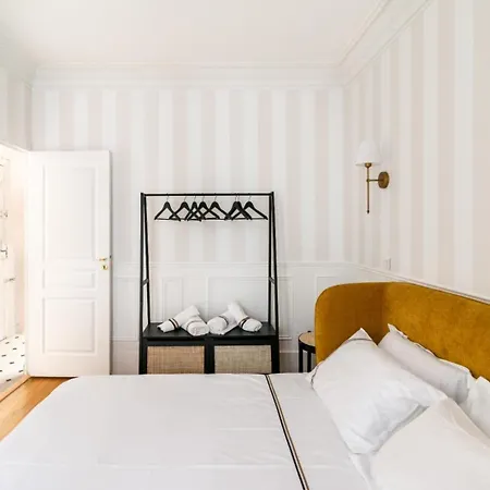 Charming Parisian Flat Near Eiffel Tower شقة باريس