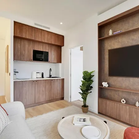 Apartamento Lovely Refurbished In Vibrant 18th District *