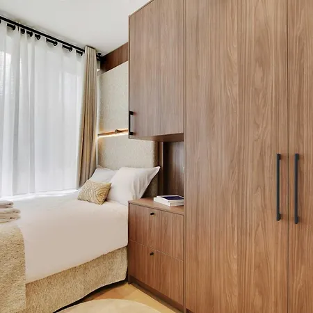 Lovely Refurbished In Vibrant 18th District *