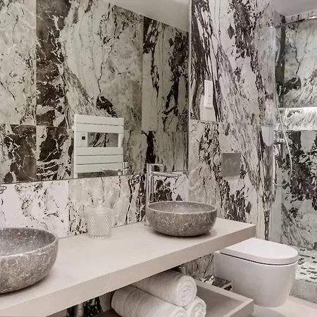 Luxury 5 Bedroom & 5 Bathroom - Eiffel Tower Апартаменты *
