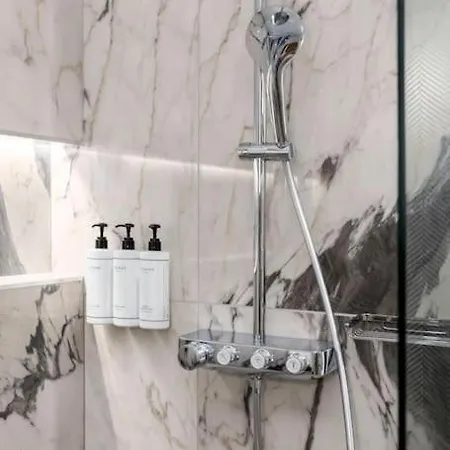 Luxury 5 Bedroom & 5 Bathroom - Eiffel Tower Апартаменты Париж