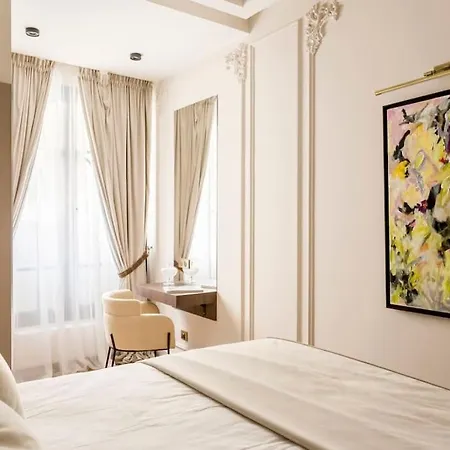 Luxury 5 Bedroom & 5 Bathroom - Eiffel Tower *
