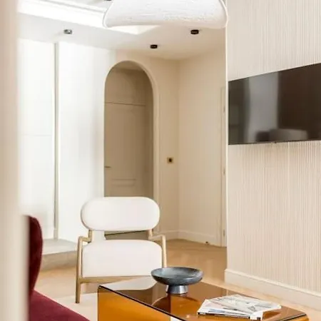 Luxury 5 Bedroom & 5 Bathroom - Eiffel Tower Апартаменты