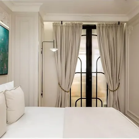 Luxury 5 Bedroom & 5 Bathroom - Eiffel Tower *
