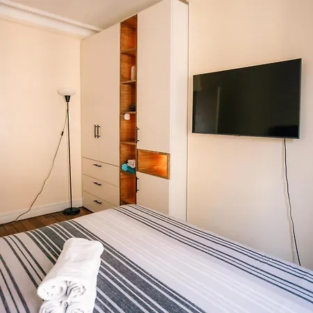 The Chaming Bastille Apartment