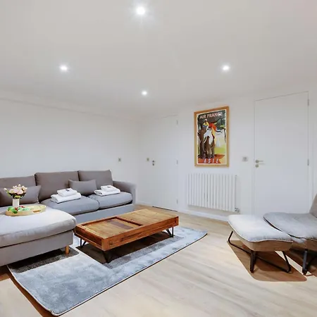 Appartamento Spacious - 2br-4p - Place De Clichy Parigi