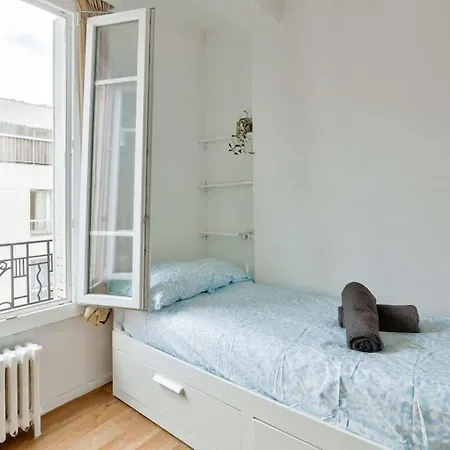 Cosy Studio Near Canal Saint Martin Париж