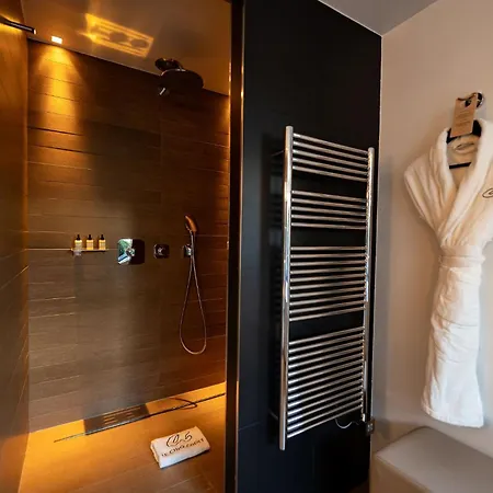 Le Cinq Codet Hotel 5*