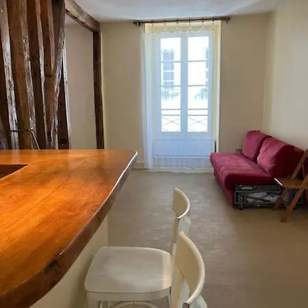Grande Chambre Dans Studio * Paris