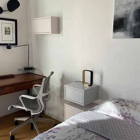 Appartement For 2 With Balcony In *