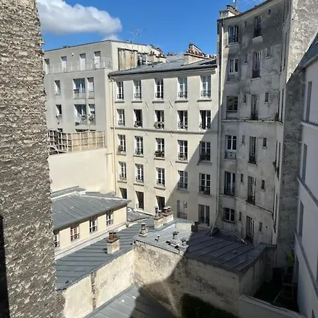 Nid Douillet Gare Du Nord Montmartre Barbes Париж