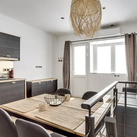 Apartment Bluestay 25 - A 12 Paris