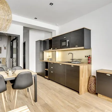 Bluestay 25 - A 12 Apartment *