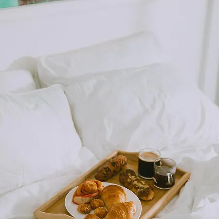 Bed & Breakfast Montmartre Romantic, -