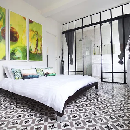 Bed & Breakfast Montmartre Romantic, - *