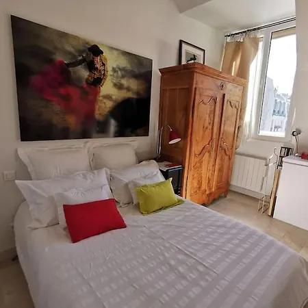 Apartment Joli Cocon Avec Terrasse Dans Le Marais *