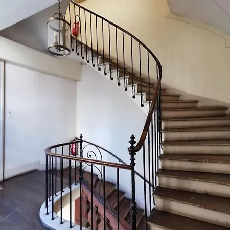 Apartment Joli Cocon Avec Terrasse Dans Le Marais Paris