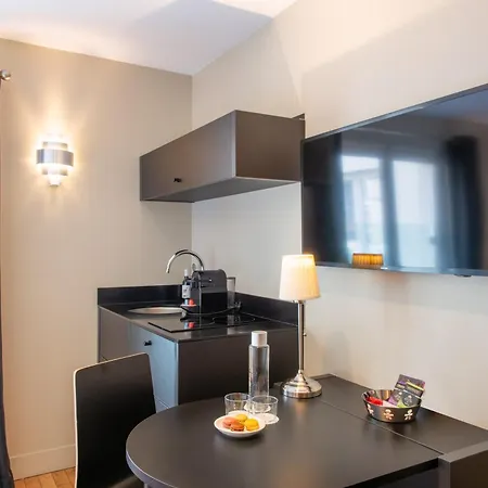 Helzear Etoile Hotel