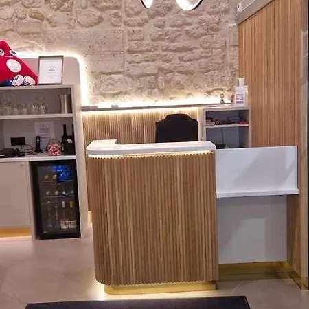 Hotel Arc Elysées 3*