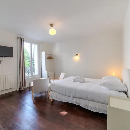 Golden Republique Apartment Paris