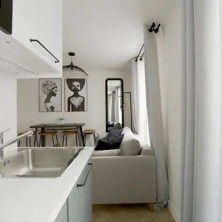 Apartman Chill-out On Private Patio In Vintage Masterpiece