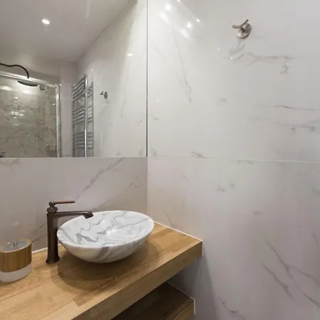 Yacht Apartment Paris