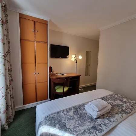 Hotell France Eiffel