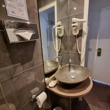 Hotell France Eiffel 3*