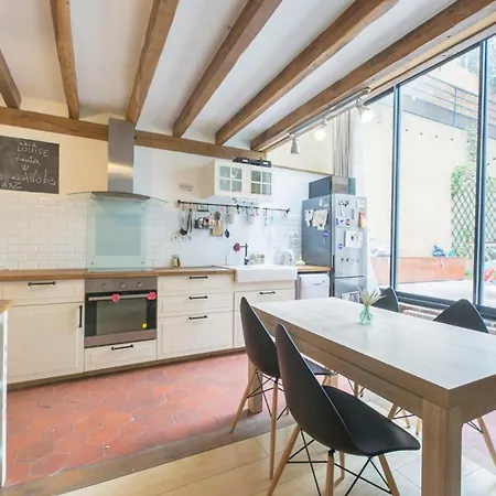 Beautiful With Terrace Near Bastille Apartment