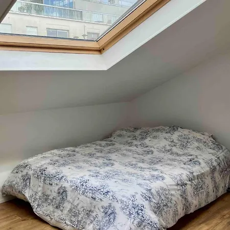 Large, Quiet, Familial Floor Duplex Апартаменты Париж
