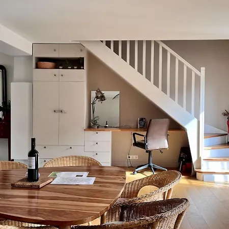 Апартаменты Large, Quiet, Familial Floor Duplex Париж