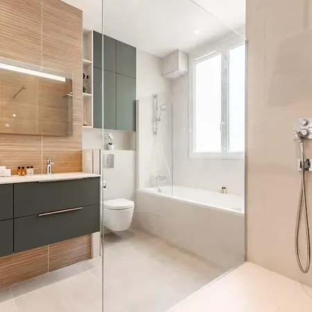 Keyz - Luxury 3 Bedrooms Near Champs Elysees Апартаменты *