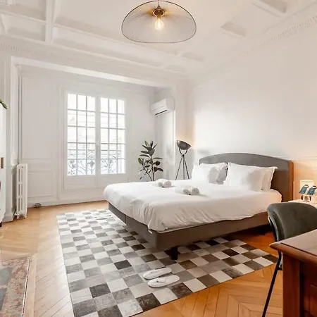 Keyz - Luxury 3 Bedrooms Near Champs Elysees Апартаменты Париж