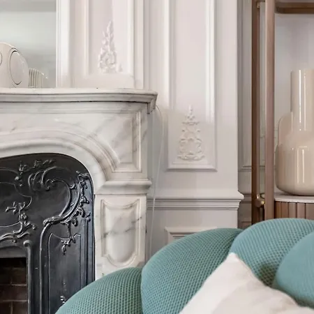 Keyz - Luxury 3 Bedrooms Near Champs Elysees Апартаменты *