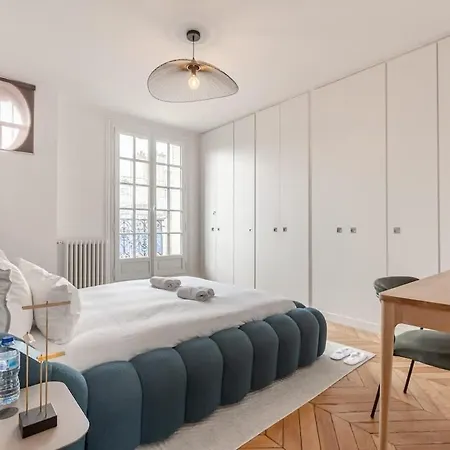 Keyz - Luxury 3 Bedrooms Near Champs Elysees * Париж