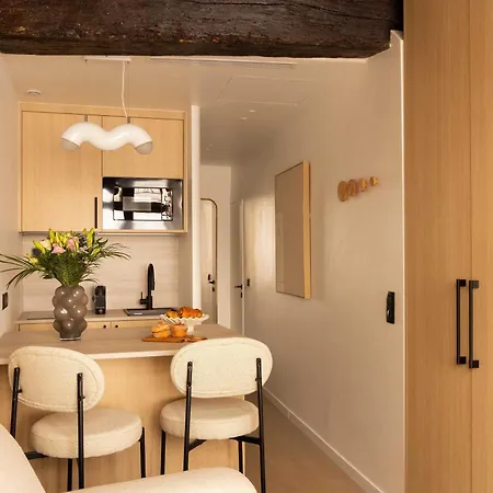 Modern -ac-1br-4p-pantheon Appartement