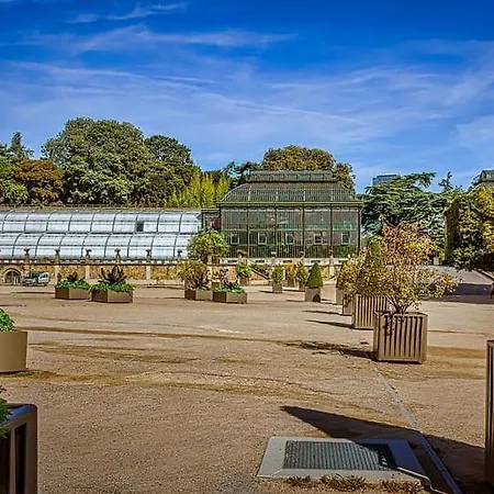 Service - Jardin Des Plantes - 5 * Paris