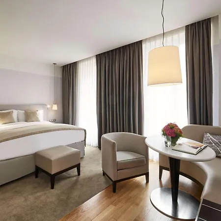 Sofitel Arc De Triomphe 5* Paris